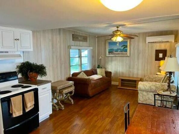 33 E Easy Street E, Hypoluxo FL 33462