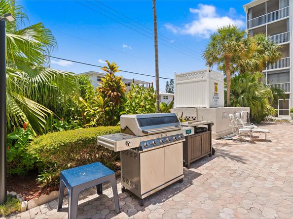 4117 Bougainvilla Dr 102, Lauderdale By The Sea FL 33308