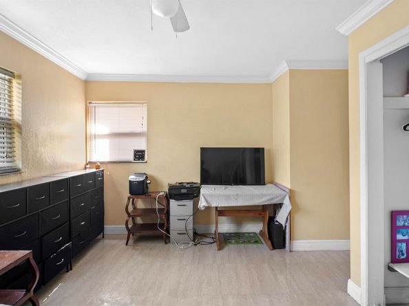 117 SE 22nd Avenue, Boynton Beach FL 33435