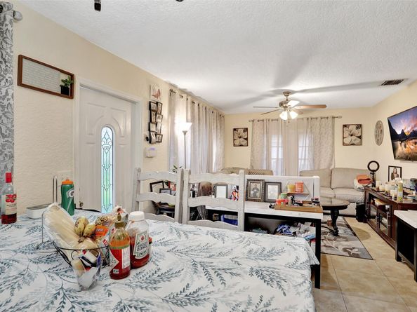 560 NW 21st Ct, Pompano Beach FL 33060