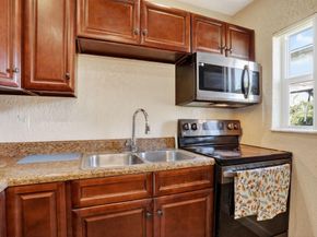 560 NW 21st Ct, Pompano Beach FL 33060