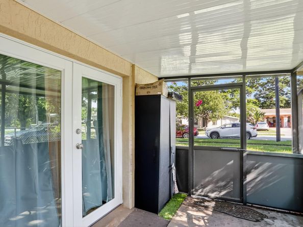 560 NW 21st Ct, Pompano Beach FL 33060
