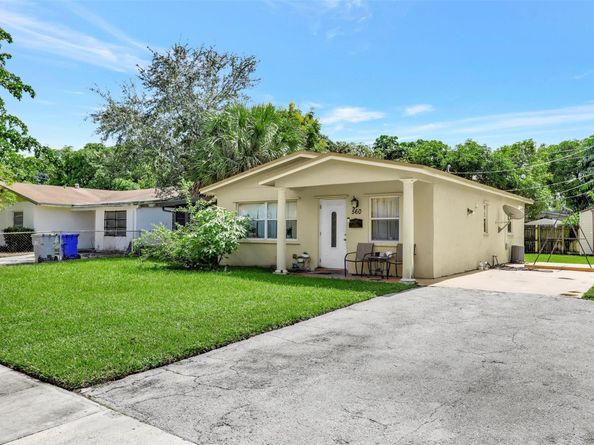 560 NW 21st Ct, Pompano Beach FL 33060