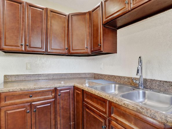 560 NW 21st Ct, Pompano Beach FL 33060