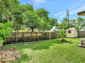 560 NW 21st Ct, Pompano Beach FL 33060