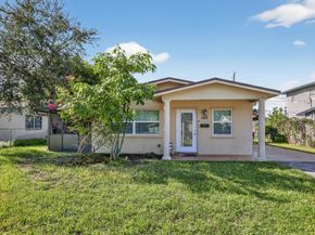 560 NW 21st Ct, Pompano Beach FL 33060