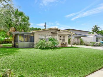 560 NW 21st Ct