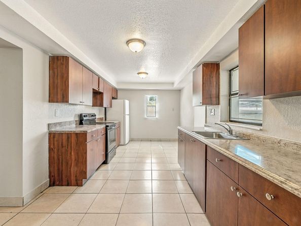 3751 NW 8th Pl, Lauderhill FL 33311