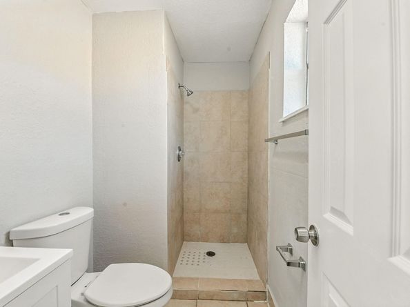3751 NW 8th Pl, Lauderhill FL 33311