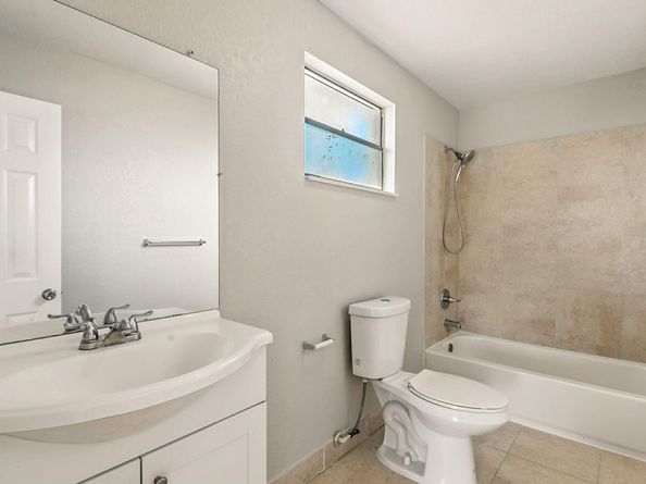 3751 NW 8th Pl, Lauderhill FL 33311