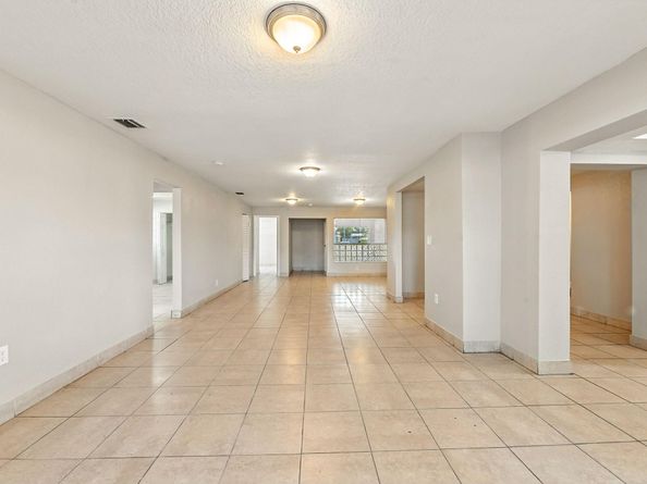 3751 NW 8th Pl, Lauderhill FL 33311