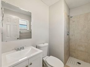 3751 NW 8th Pl, Lauderhill FL 33311