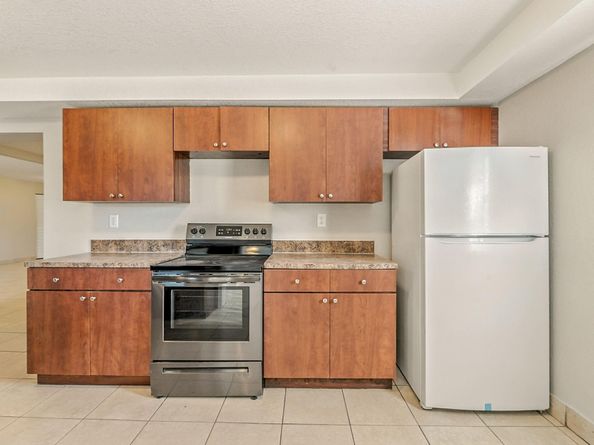 3751 NW 8th Pl, Lauderhill FL 33311