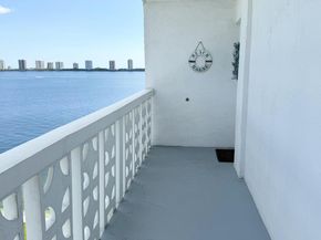 401 Lake Shore Drive 801, Lake Park FL 33403