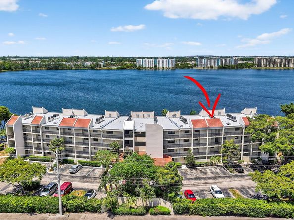 Undisclosed Address #RX-11117965, Oakland Park FL 33309