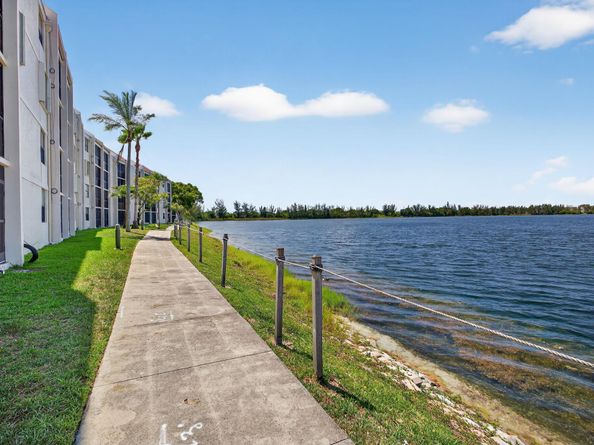 Undisclosed Address #RX-11117965, Oakland Park FL 33309