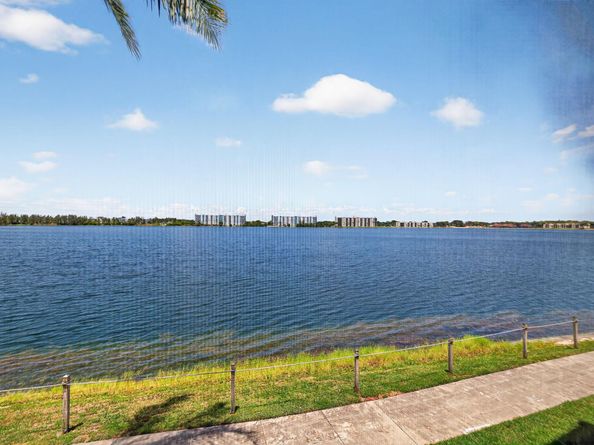 Undisclosed Address #RX-11117965, Oakland Park FL 33309