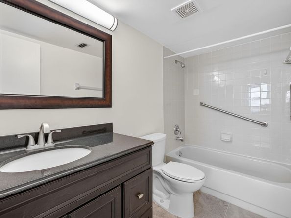 Undisclosed Address #RX-11117965, Oakland Park FL 33309