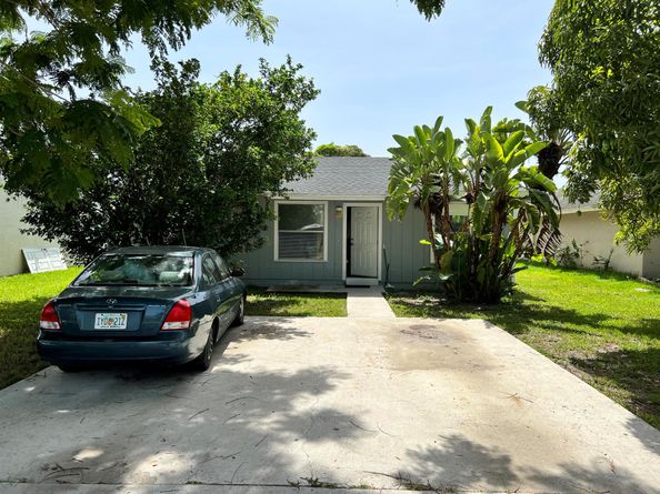 332 Fleming Avenue, Greenacres FL 33463