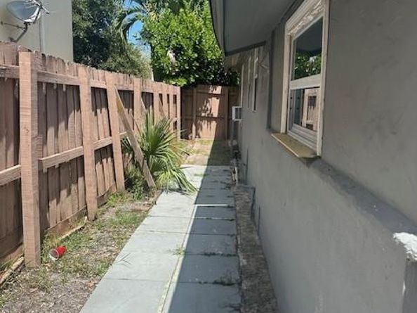 1141 SE 4th Avenue, Fort Lauderdale FL 33316