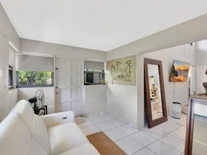 1401-1403 NE 13th St, Fort Lauderdale FL 33304
