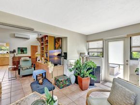 1401-1403 NE 13th St, Fort Lauderdale FL 33304