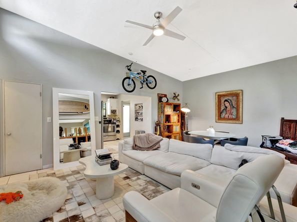 1401-1403 NE 13th St, Fort Lauderdale FL 33304
