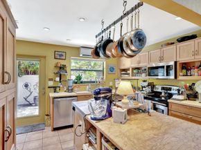 1401-1403 NE 13th St, Fort Lauderdale FL 33304