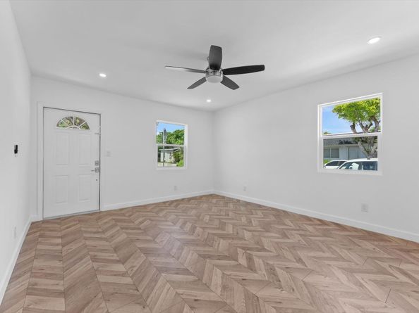 1420 Lake Avenue, Lake Worth Beach FL 33460