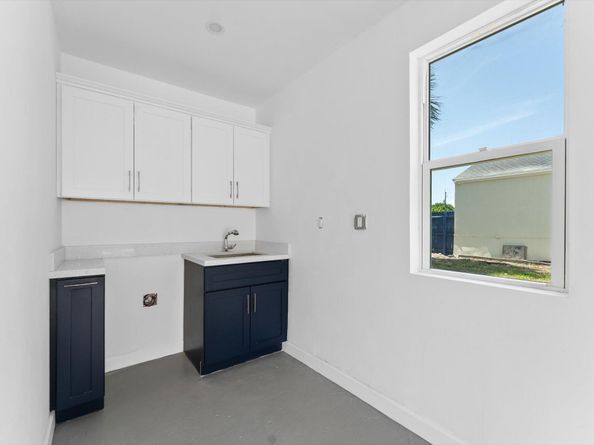 1420 Lake Avenue, Lake Worth Beach FL 33460