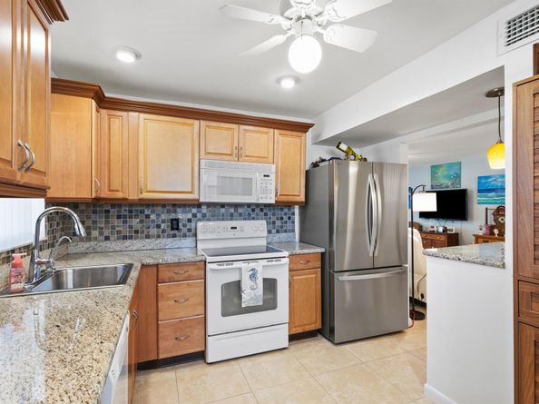 7 Colonial Club Drive 300, Boynton Beach FL 33435