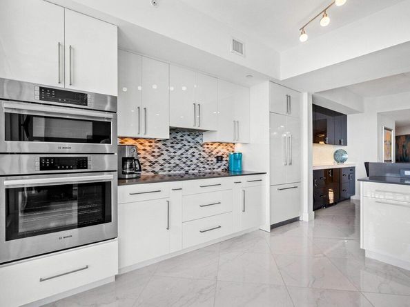 2640 Lake Shore Drive 2307, Riviera Beach FL 33404