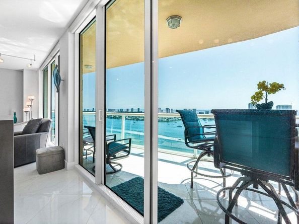 2640 Lake Shore Drive 2307, Riviera Beach FL 33404