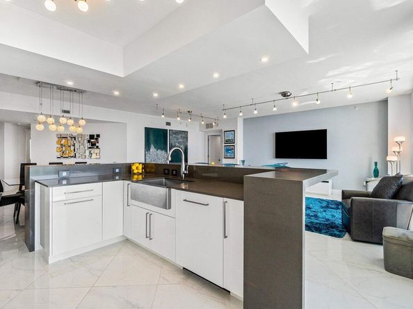 2640 Lake Shore Drive 2307, Riviera Beach FL 33404