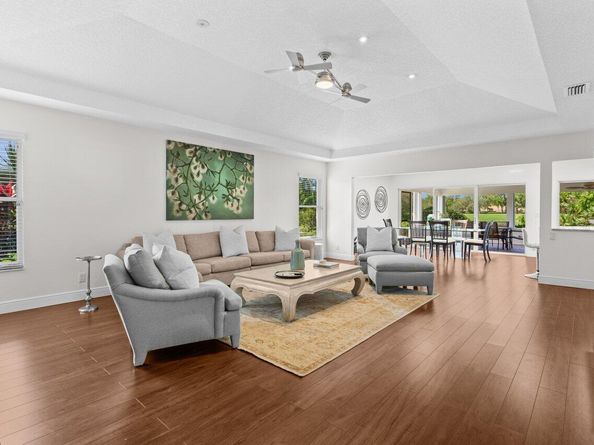 6689 Eastpointe Pines Street, Palm Beach Gardens FL 33418