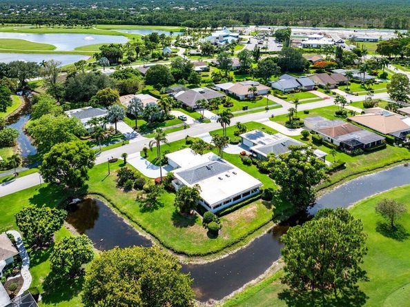 6689 Eastpointe Pines Street, Palm Beach Gardens FL 33418