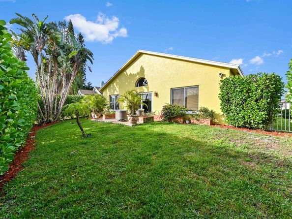 2235 Soundings Court, Greenacres FL 33413