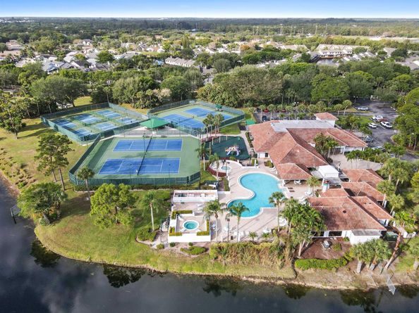 2235 Soundings Court, Greenacres FL 33413