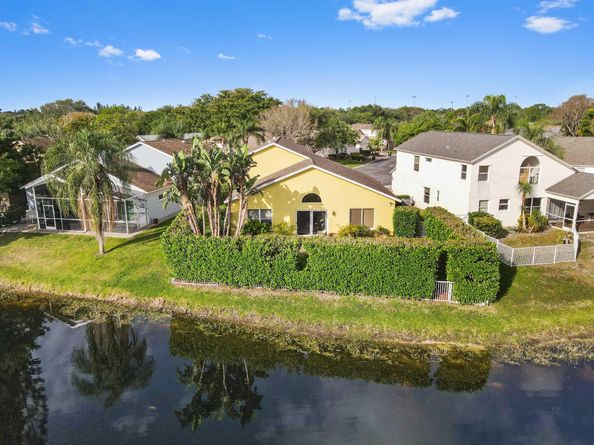 2235 Soundings Court, Greenacres FL 33413