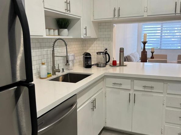 330 SE 2nd St F104, Hallandale Beach FL 33009
