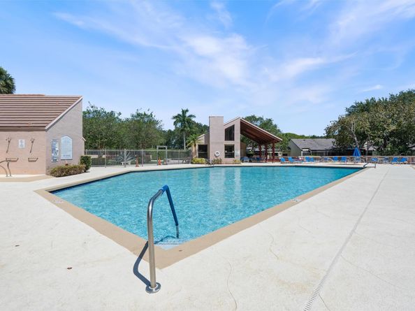 9804 NW 1st Ct 9804, Plantation FL 33324