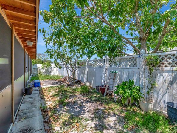 3935 Chickasha Road, Atlantis FL 33462