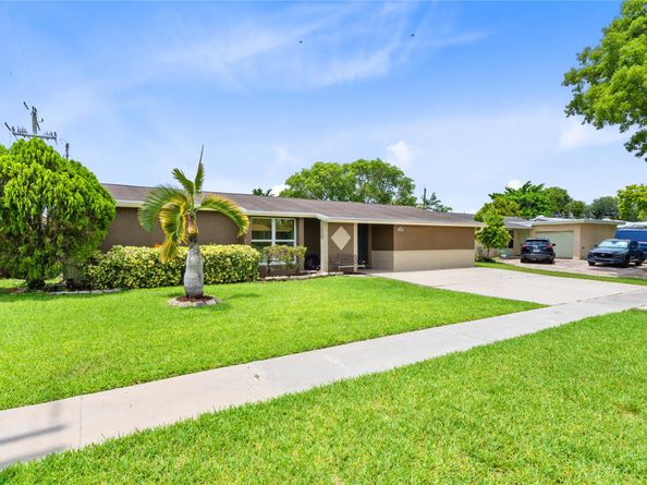 11520 NW 29th St, Sunrise FL 33323