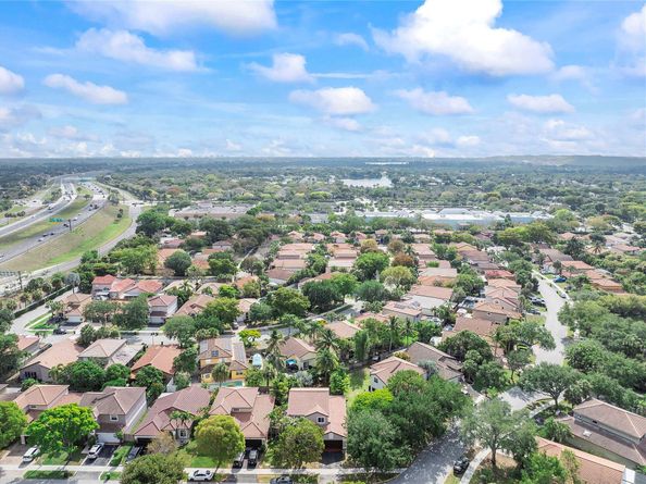 5490 NW 50th Ave, Coconut Creek FL 33073