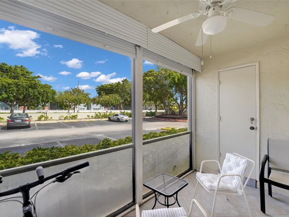 257 S Cypress Rd 401, Pompano Beach FL 33060