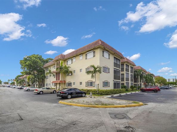 257 S Cypress Rd 401, Pompano Beach FL 33060