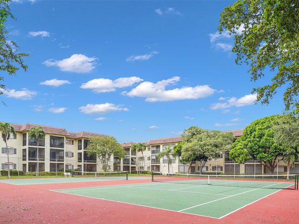 257 S Cypress Rd 401, Pompano Beach FL 33060