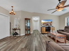 555 Abingdon Way, Davie FL 33325