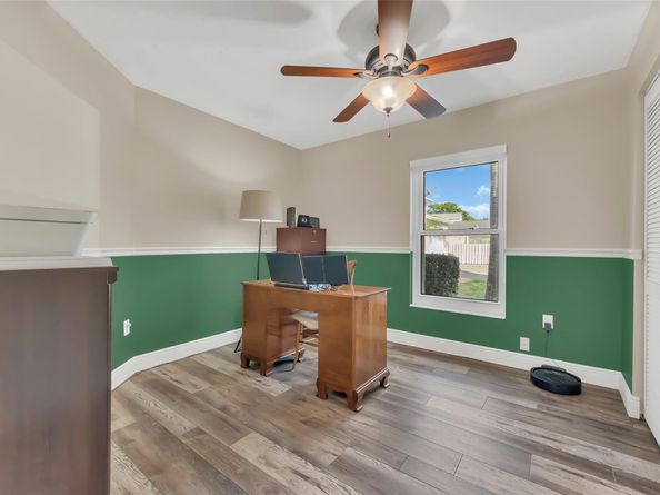 555 Abingdon Way, Davie FL 33325