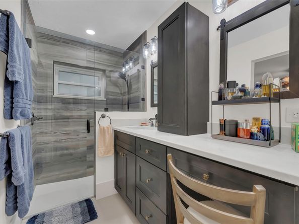 555 Abingdon Way, Davie FL 33325